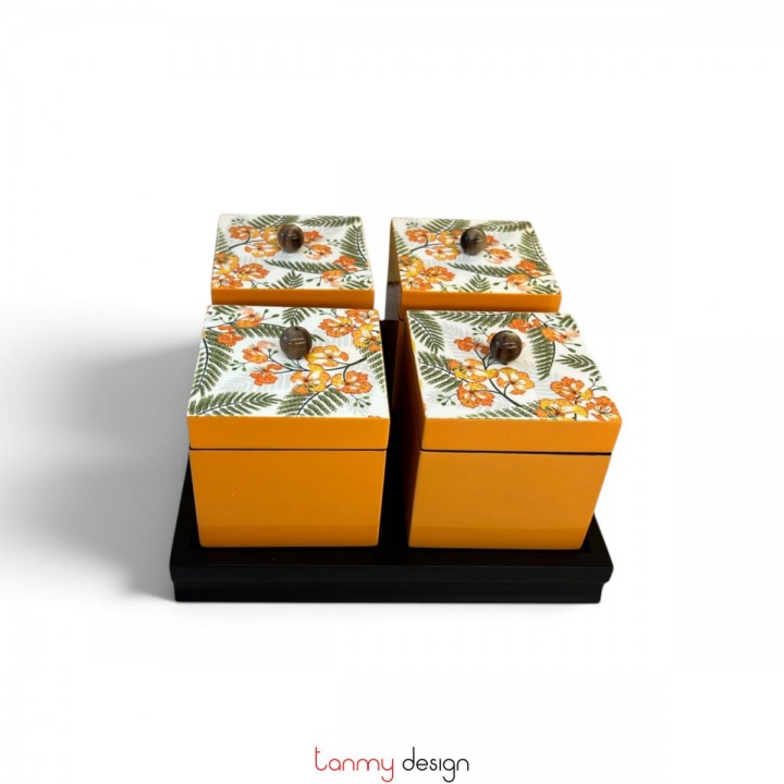 Bộ 4 hộp vuông vàng 9 cm gắn núm sừng kèm đế